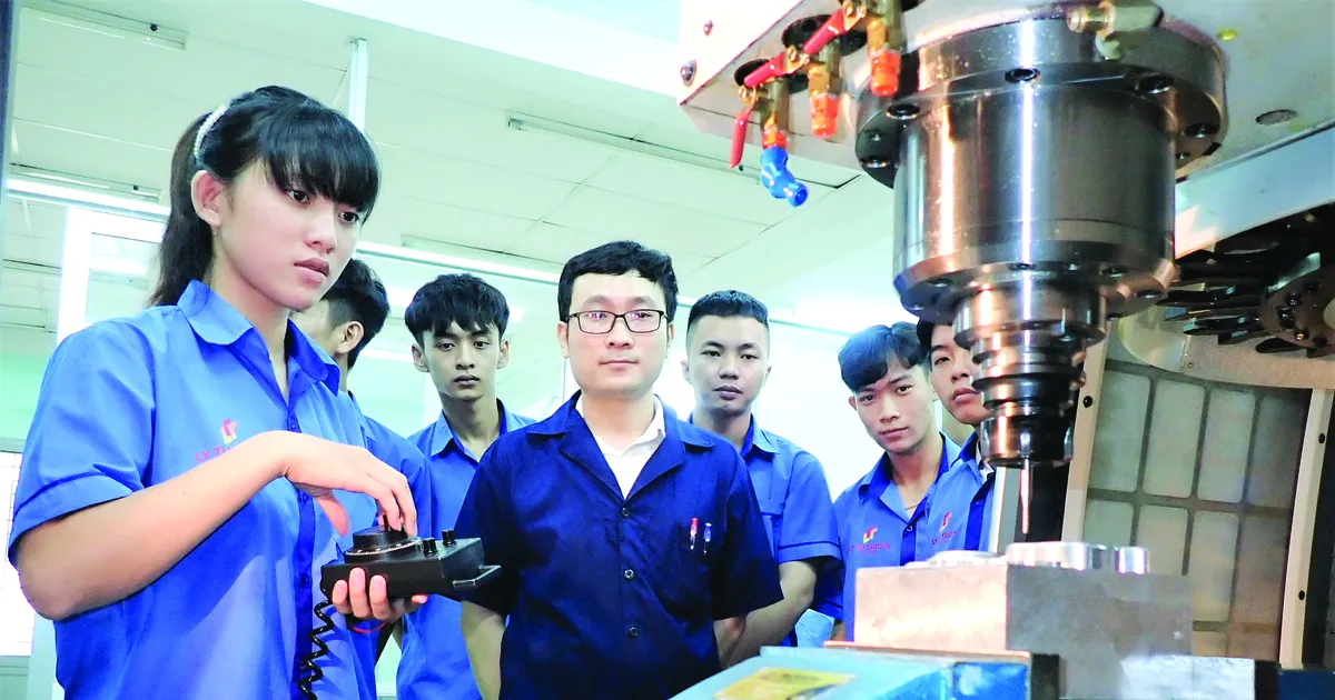 Chuyển đổi số - nền tảng xây dựng trường nghề thông minh