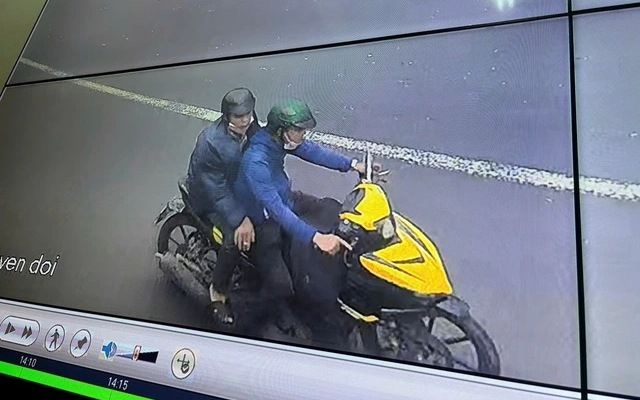 Công an TP. Hồ Chí Minh bắt 2 nghi phạm cướp giật dây chuyền khi đi tìm việc