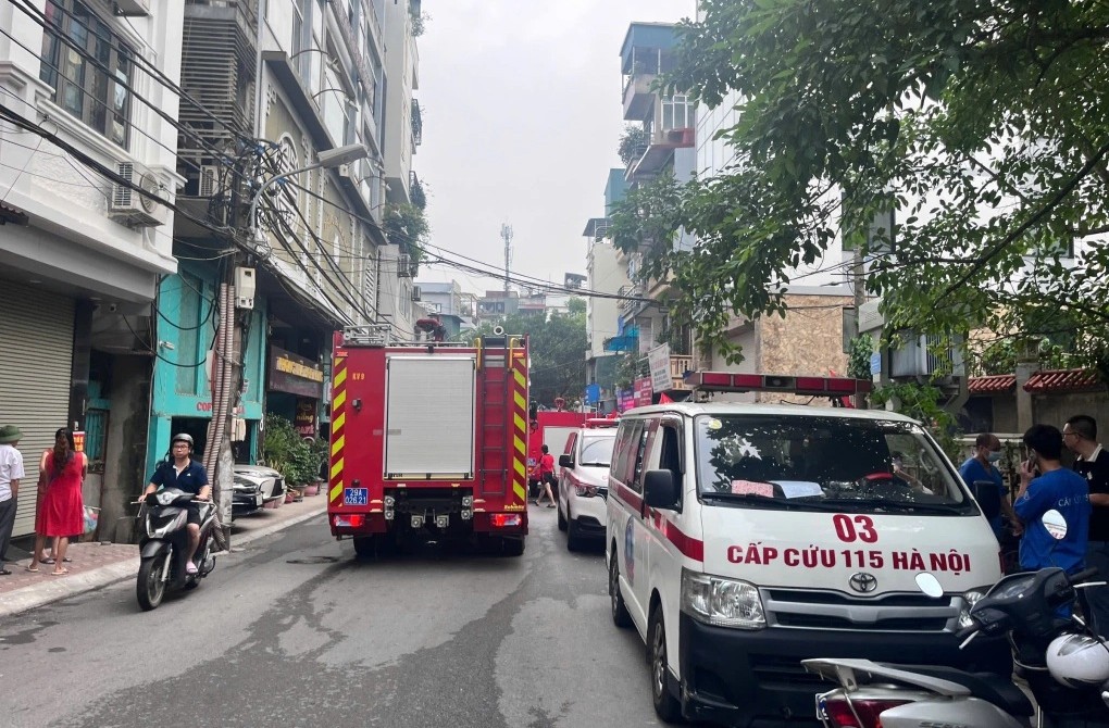 Hà Nội: Cháy nhà trên phố Kim Hoa, 5 người tử vong- Ảnh 2. Hà Nội: Cháy nhà trên phố Kim Hoa, 5 người tử vong- Ảnh 2.