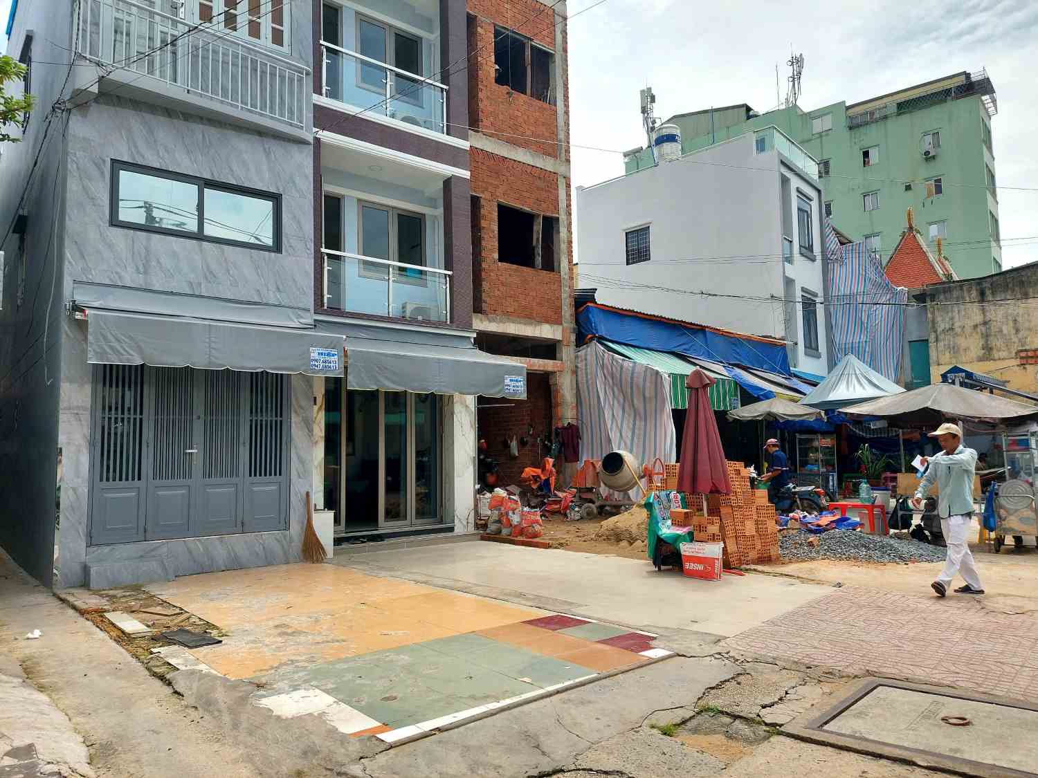 Người dân TP. Hồ Chí Minh tháo dỡ nhà bàn giao mặt bằng cho dự án cầu đường Nguyễn Khoái dài hơn 2,5km - Ảnh 7.