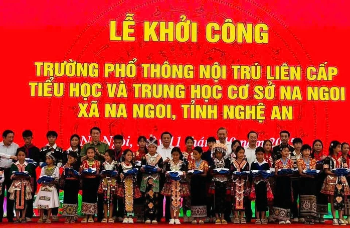 Tổng Bí thư Tô Lâm dự Lễ khởi công Trường Phổ thông nội trú liên cấp TH và THCS Na Ngoi - Ảnh 4. Tổng Bí thư Tô Lâm dự Lễ khởi công Trường Phổ thông nội trú liên cấp TH và THCS Na Ngoi - Ảnh 4.
