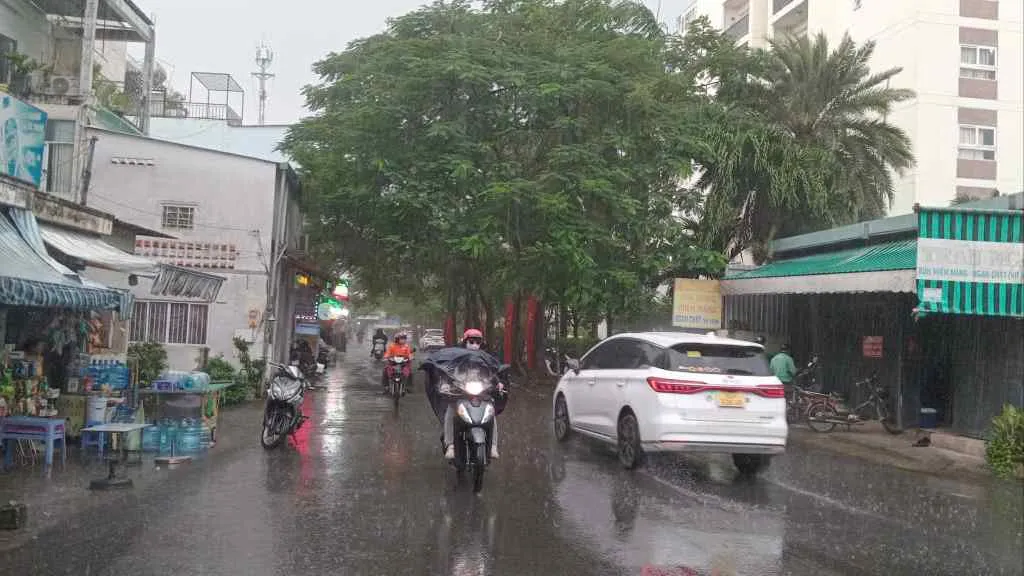 TP. Hồ Chí Minh sắp có triều cường cao và mưa lớn