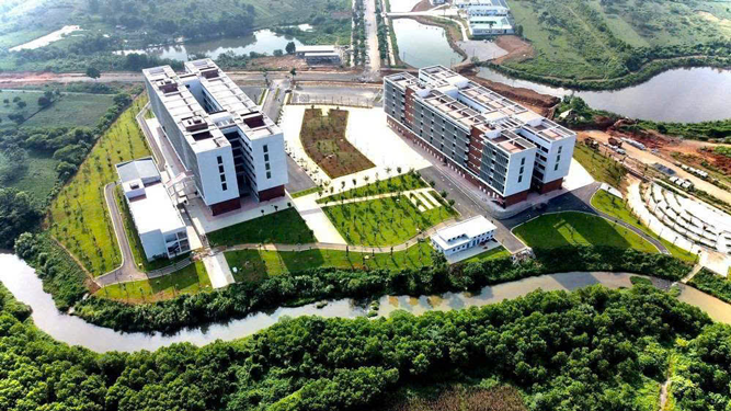 Bắt đầu sáp nhập các trường công lập - Ảnh 1.