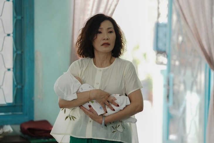 Phim ''Cục vàng của ngoại'' gây ''sát thương'' mắt người xem!- Ảnh 2. Phim ''Cục vàng của ngoại'' gây ''sát thương'' mắt người xem!- Ảnh 2.
