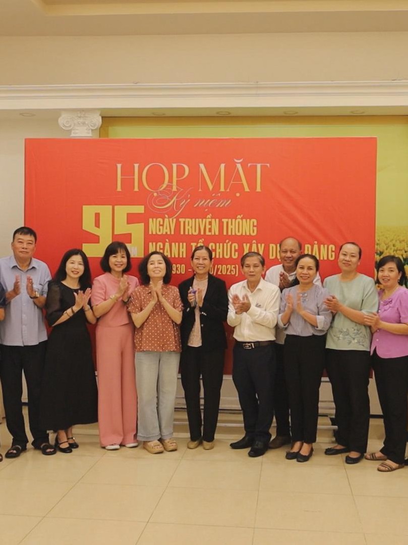 Họp mặt kỷ niệm 95 năm Ngày truyền thống ngành Tổ chức xây dựng Đảng