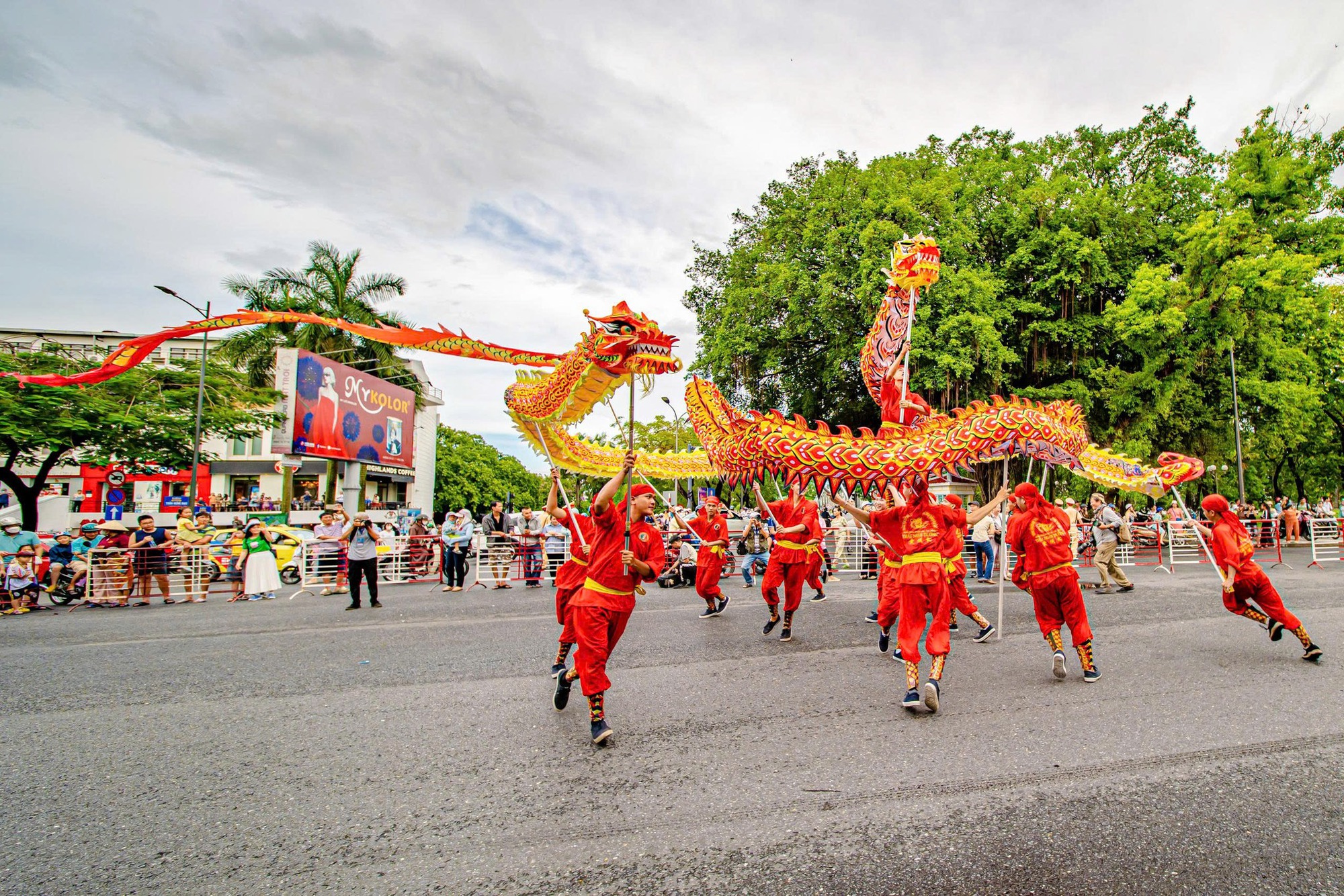 Trung thu Hoàng cung Huế 2025: Trải nghiệm miễn phí đèn lồng và văn hóa truyền thống- Ảnh 5.
