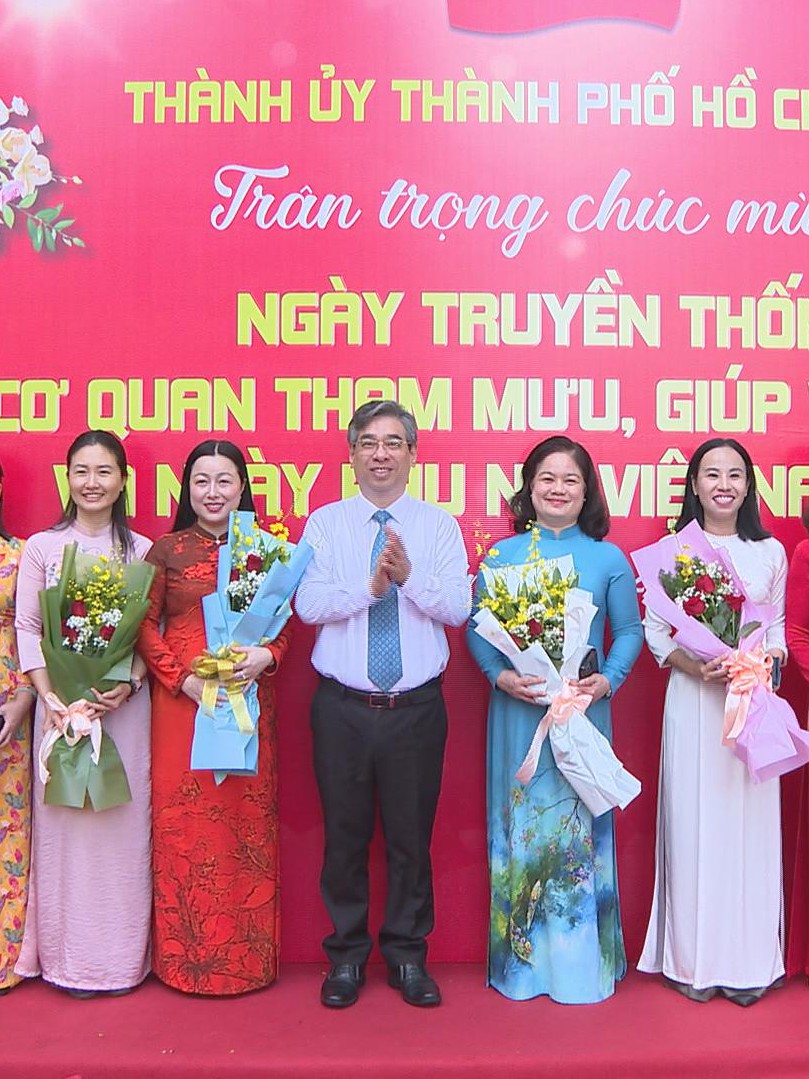 Thành ủy TP.HCM tri ân cơ quan tham mưu, tôn vinh phụ nữ nhân ngày 20/10