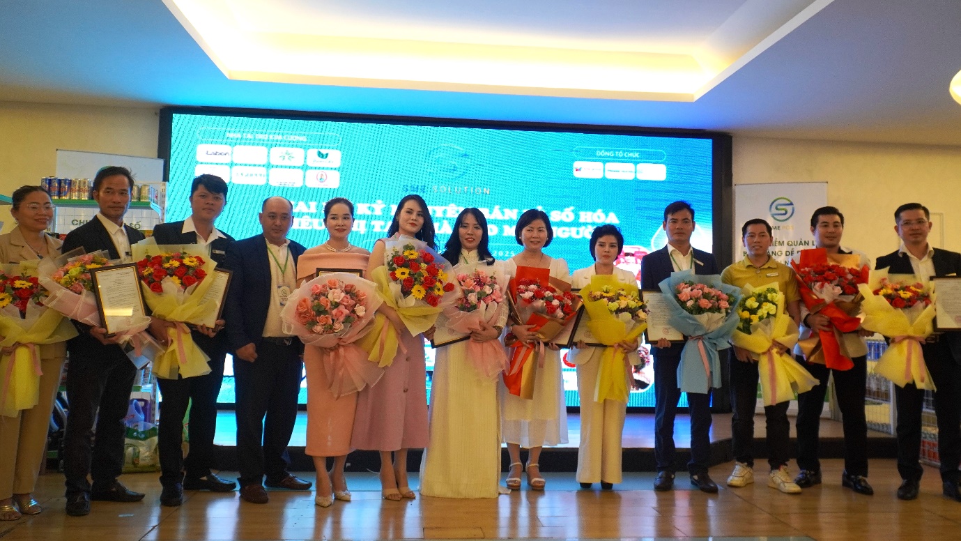 Bước tiến mới trong chuyển đổi số bán lẻ tại Việt Nam - Ảnh 3.