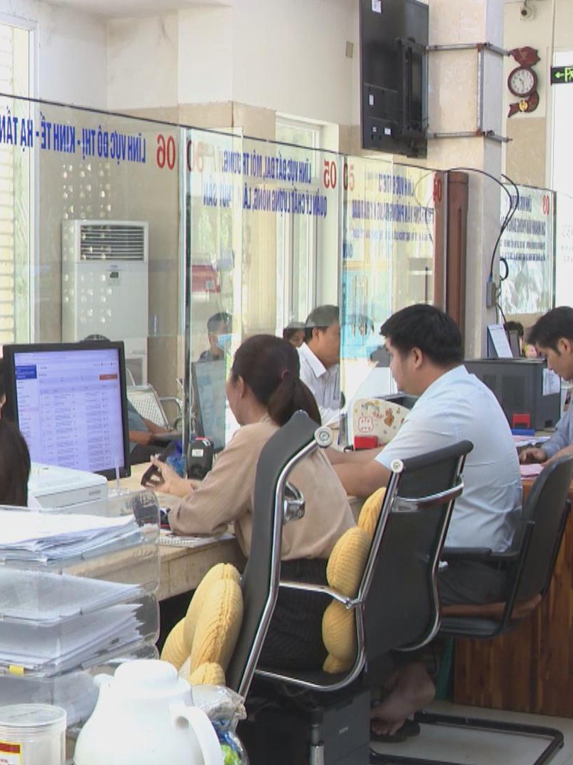 Thực hiện Nghị quyết 18, xã Phú Giáo xây dựng bộ máy chính quyền tinh gọn, hiệu lực