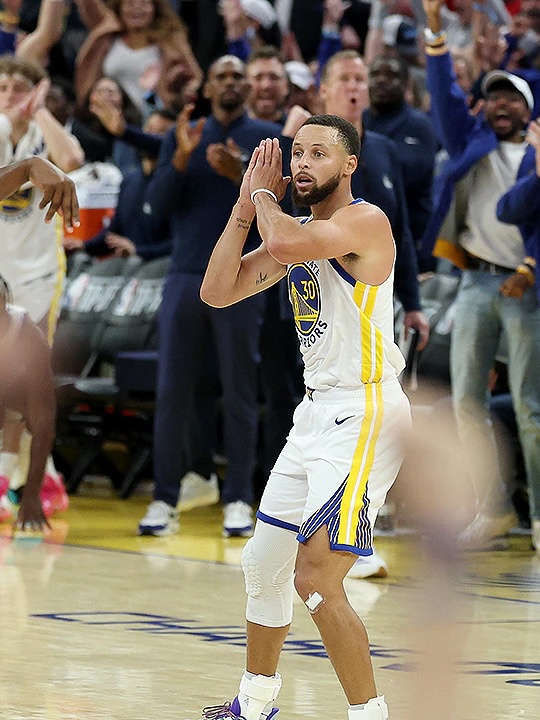 Curry tỏa sáng, Warriors thắng trận thứ hai liên tiếp ở NBA