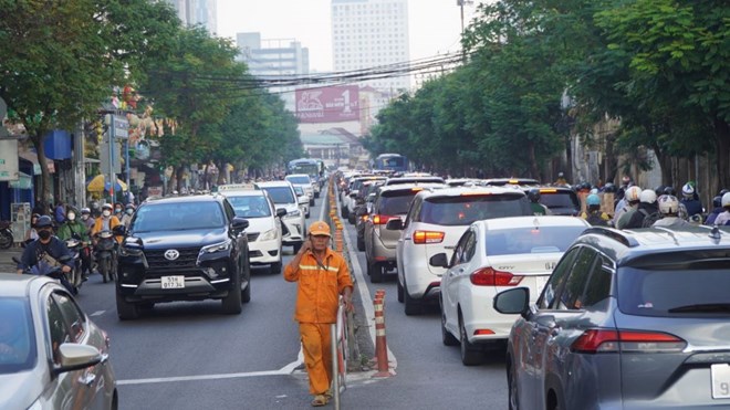 TP. Hồ Chí Minh mở rộng đường Nguyễn Tất Thành để giảm kẹt xe và phát triển không gian văn hóa - Ảnh 1. TP. Hồ Chí Minh mở rộng đường Nguyễn Tất Thành để giảm kẹt xe và phát triển không gian văn hóa - Ảnh 1.
