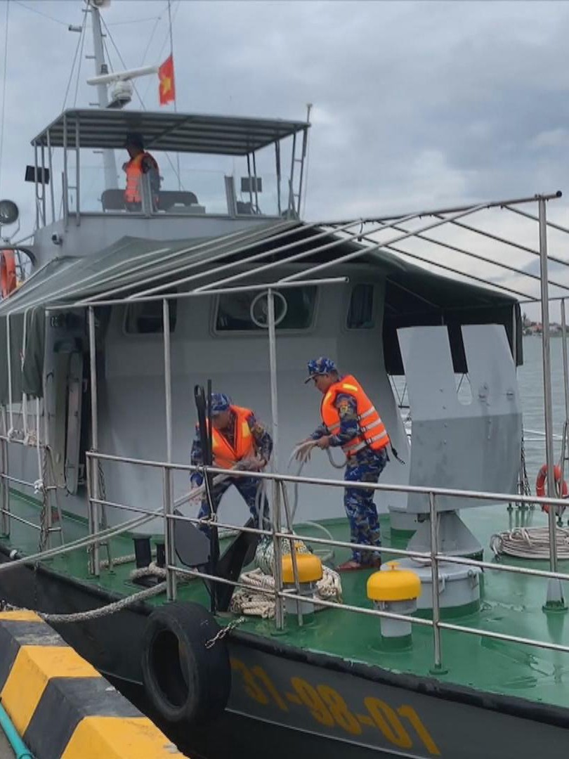 Mưa lớn diện rộng từ Hà Tĩnh đến Đà Nẵng, cảnh báo nguy cơ ngập lụt và sạt lở đất