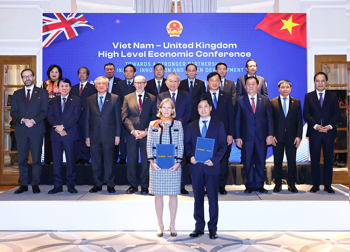 Việt Nam tăng cường tiếp cận thuốc, vắc xin mới và kiến thức sản xuất từ Anh- Ảnh 1. Việt Nam tăng cường tiếp cận thuốc, vắc xin mới và kiến thức sản xuất từ Anh- Ảnh 1.