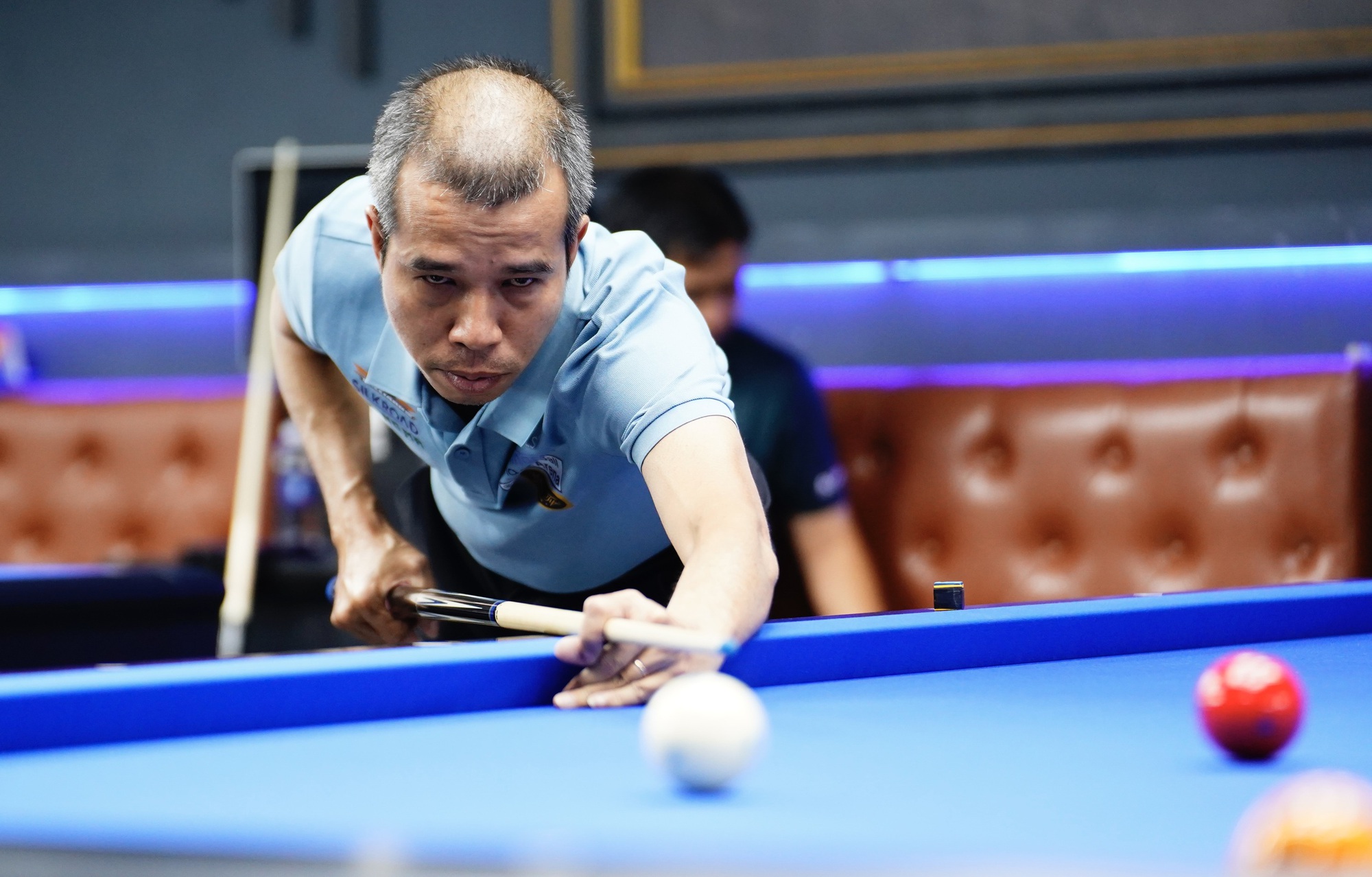 Billiards: Liên tiếp tung sê-ri, Trần Quyết Chiến cùng Bao Phương Vinh thẳng tiến tứ kết- Ảnh 1.