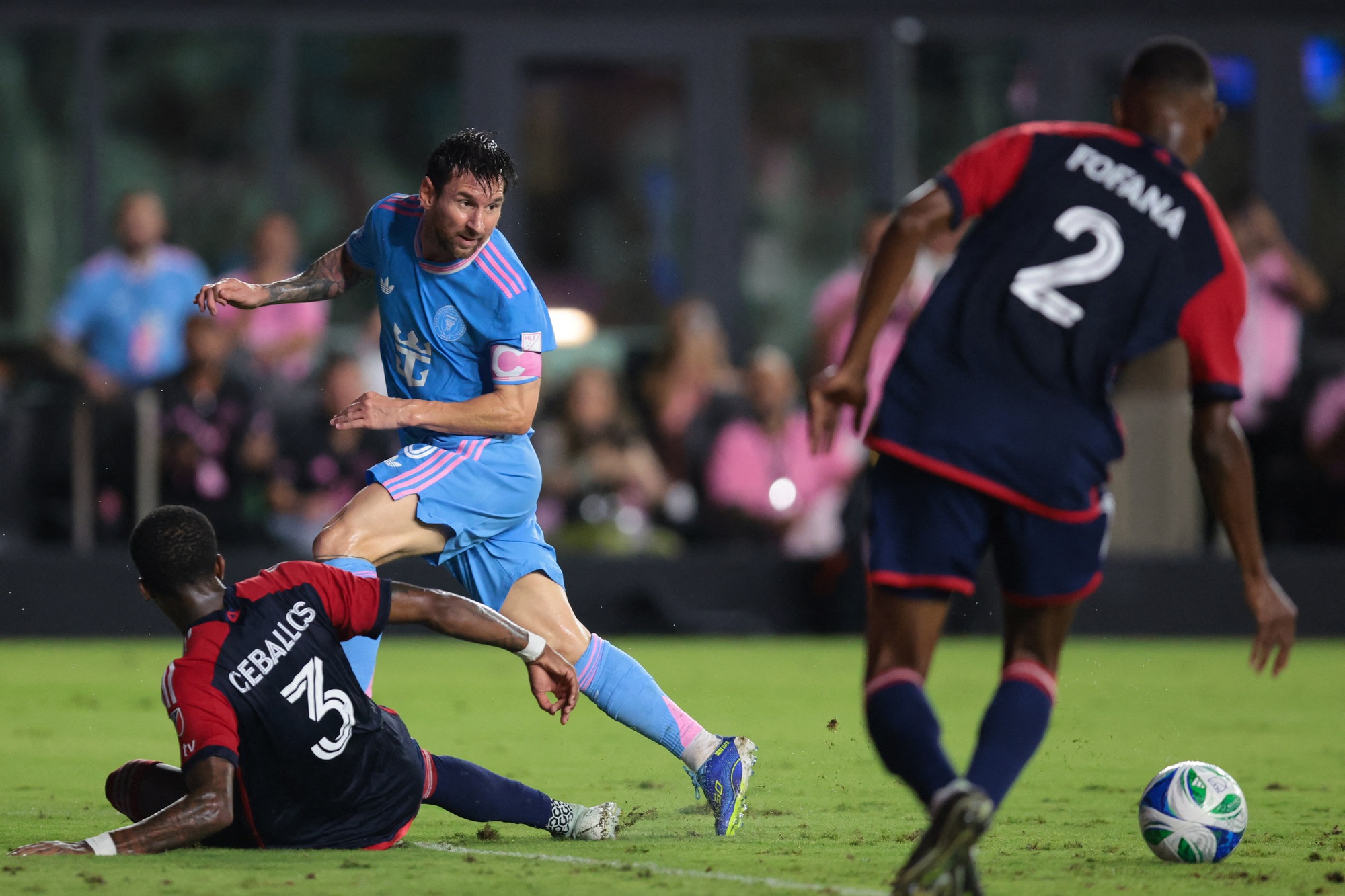 Messi lập kỷ lục lịch sử MLS với hat-trick kiến tạo, Inter Miami tìm lại chiến thắng- Ảnh 1.