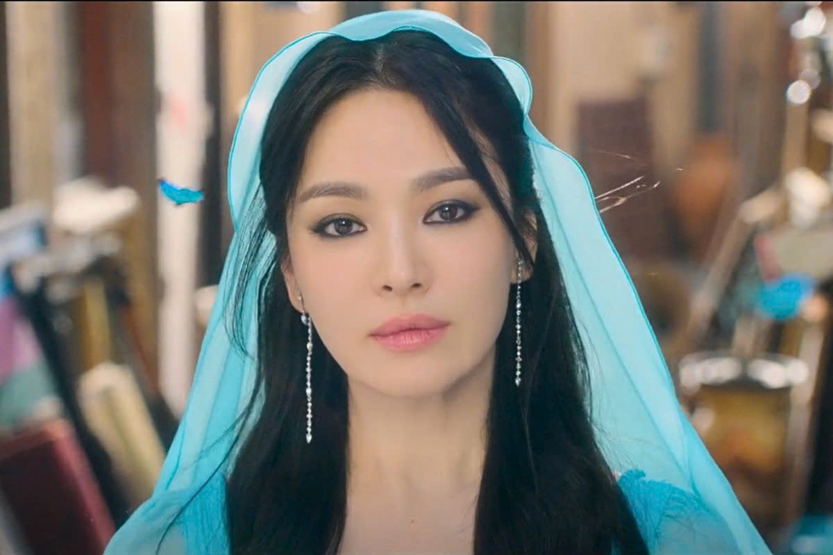 Song Hye Kyo hóa người yêu cũ Kim Woo Bin trong Thần Đèn ơi, ước đi - Ảnh 1.