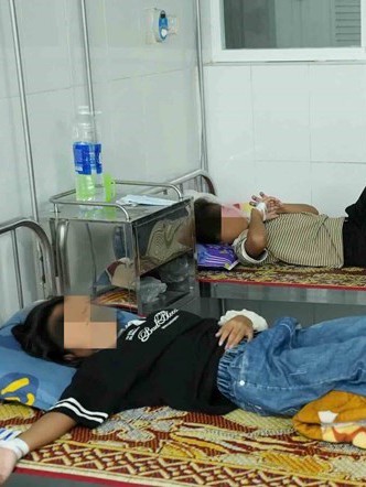 Vụ 40 học sinh nhập viện: Mẫu thức ăn dương tính vi khuẩn gây ngộ độc