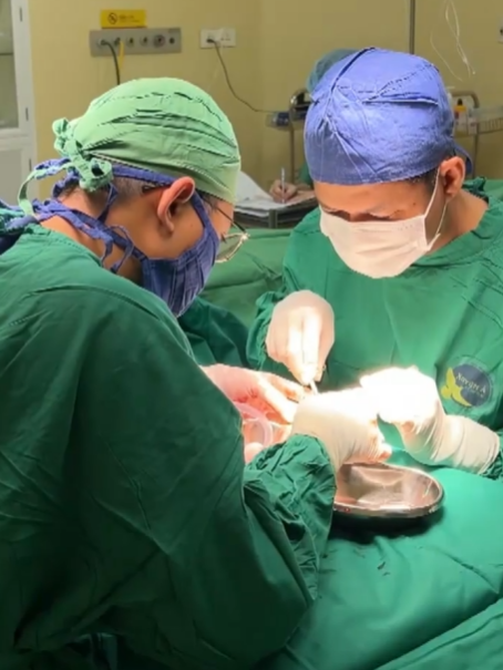 Bệnh viện Xuyên Á nối liền thành công bàn chân bị đứt lìa do tai nạn lao động