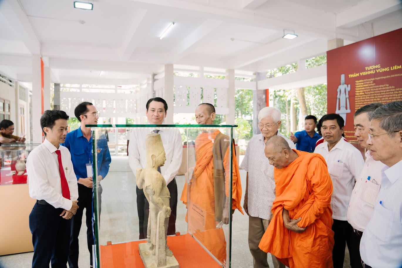 Nghề làm mão, mặt nạ của đồng bào Khmer là di sản văn hóa phi vật thể- Ảnh 4. Nghề làm mão, mặt nạ của đồng bào Khmer là di sản văn hóa phi vật thể- Ảnh 4.