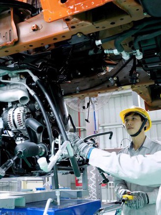 Góp ý dự thảo Báo cáo Chính trị Đại hội XIV của Đảng - Phát triển công nghiệp Việt Nam: Cần chiến lược nghiêm túc để bứt phá