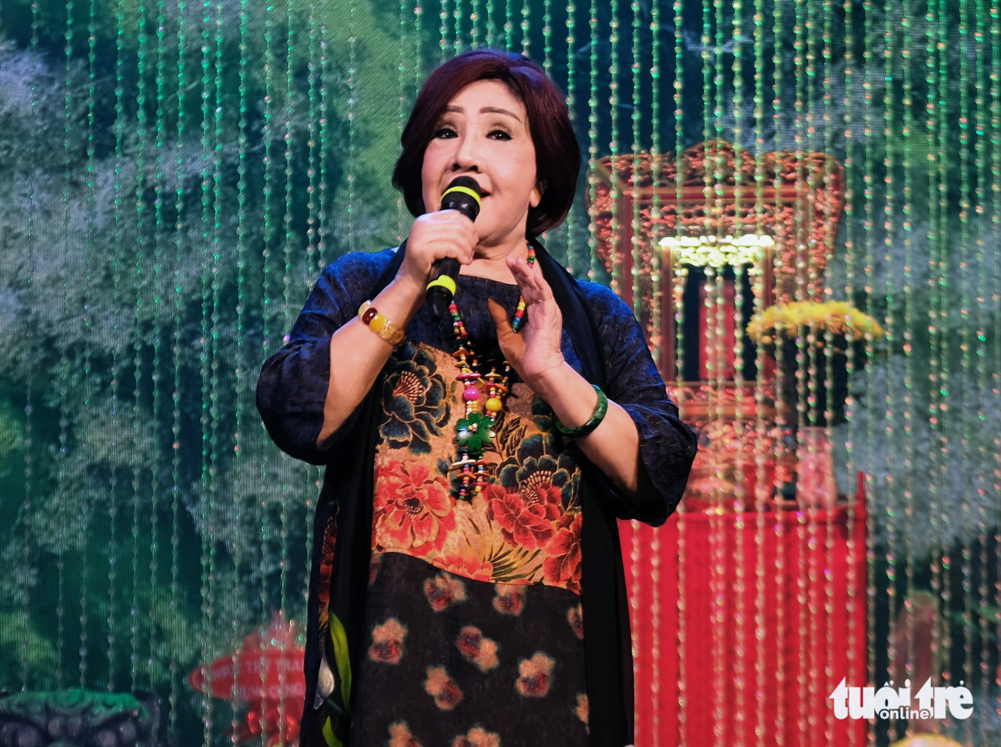 NSND Lệ Thủy nóng ruột khi nghe miền Trung bị bão lũ - Ảnh 1.