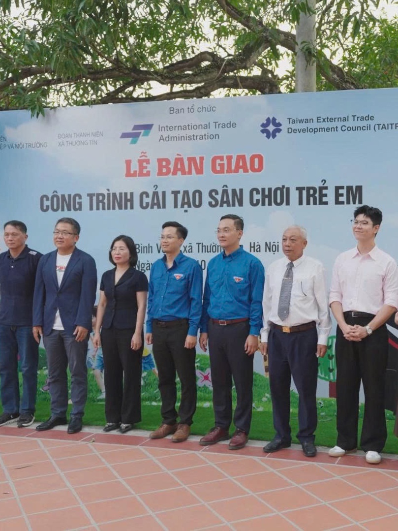 Từ tranh vẽ của học sinh, "sân chơi xanh" đầy màu sắc thành hình