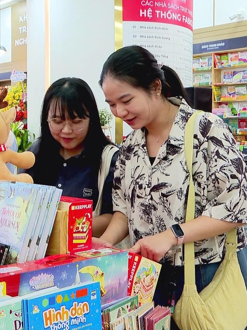 Nhà sách Fabico Hùng Vương chính thức khai trương