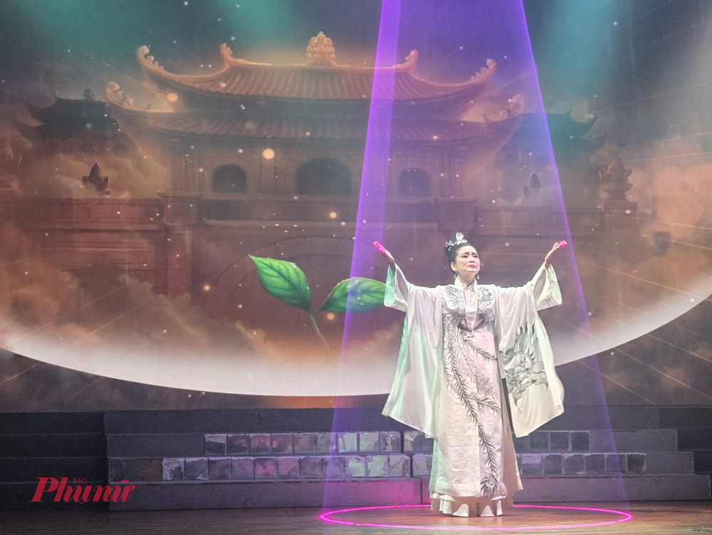 Sân khấu TP. Hồ Chí Minh không cần ‘lai Ninh Bình ứng thí’- Ảnh 1.