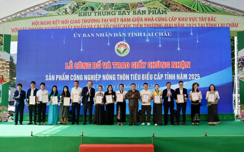 Khai mạc Ngày hội sản phẩm vùng đồng bào dân tộc thiểu số và miền núi phía Bắc- Ảnh 2.