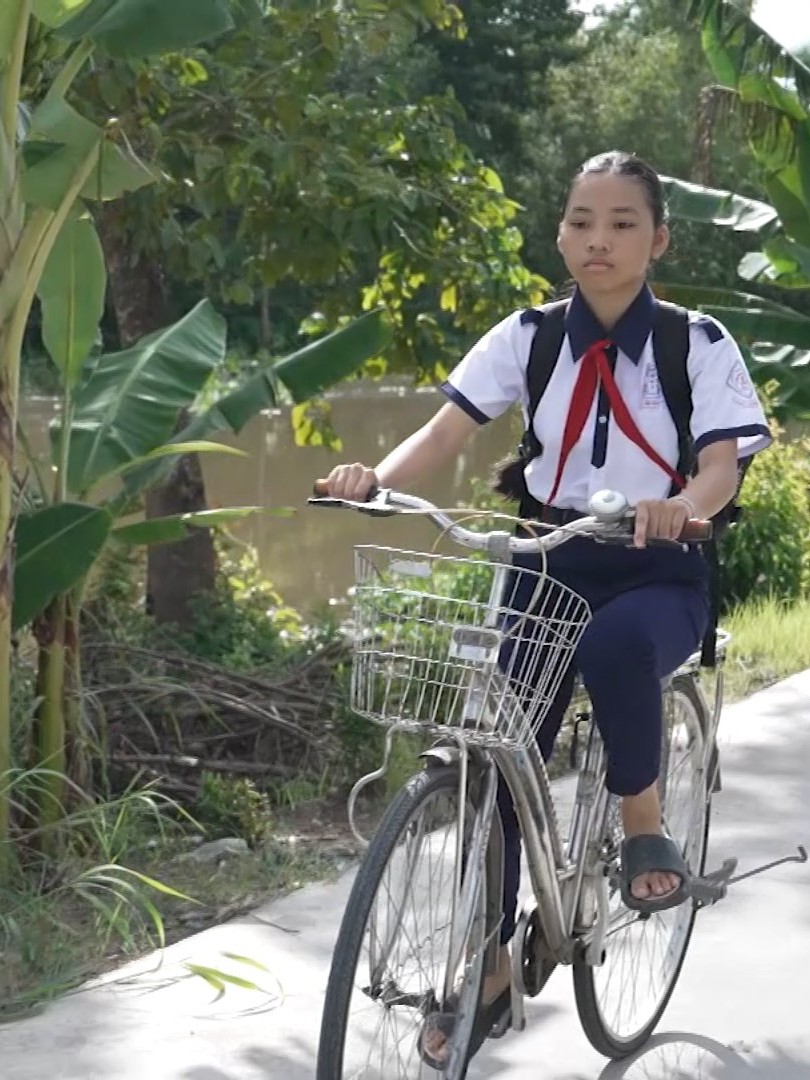 Mái ấm gia đình Việt: Ngọc Trân nuôi ước mơ làm bác sĩ để chữa bệnh cho bà và cha