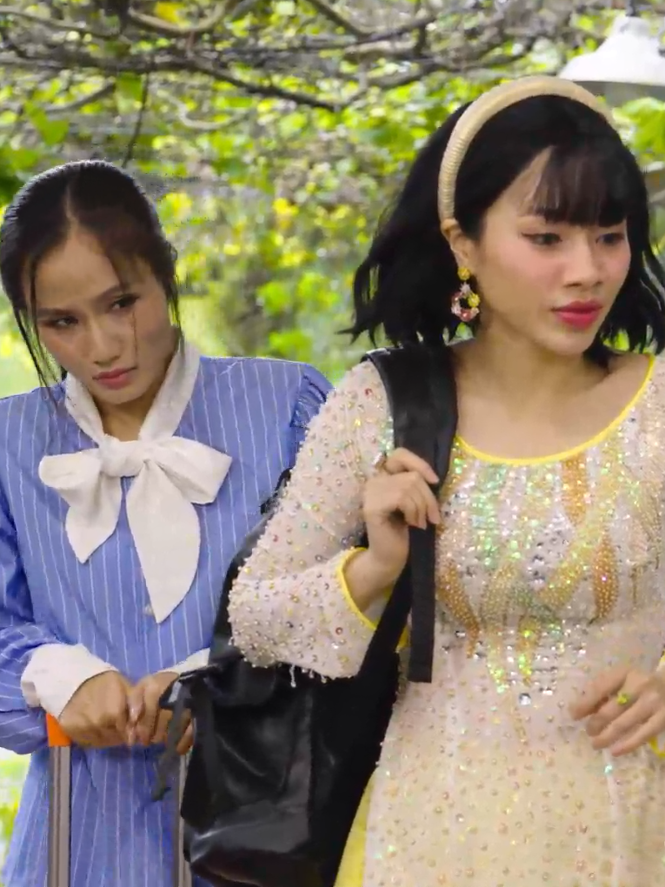 Sốc văn hóa khi tới xóm Đường Rày - Lẹ không trễ tàu