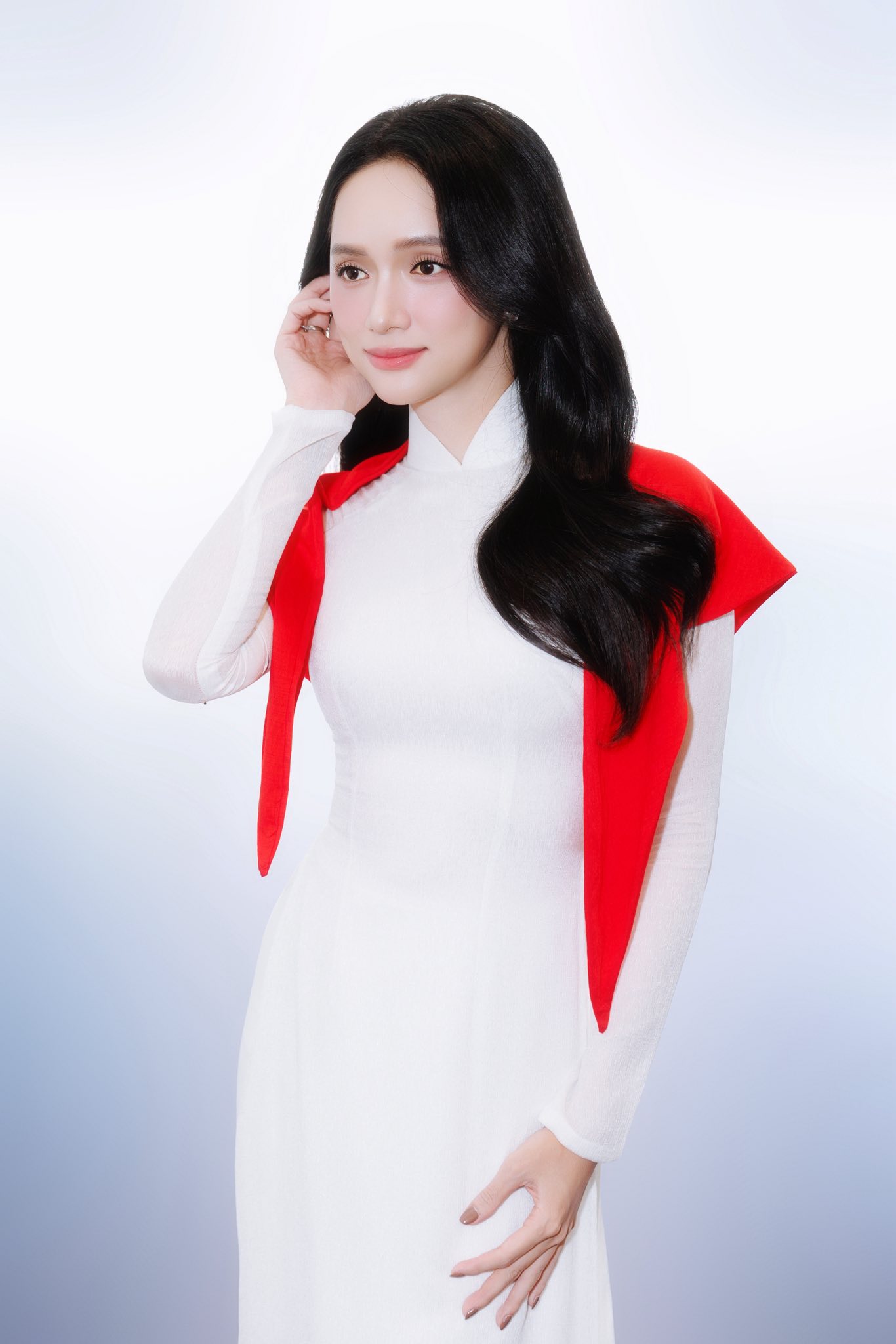 Áo dài trắng tại Miss Universe là một phần của con người Hương Giang - Ảnh 4. Hương Giang - Ảnh 3.