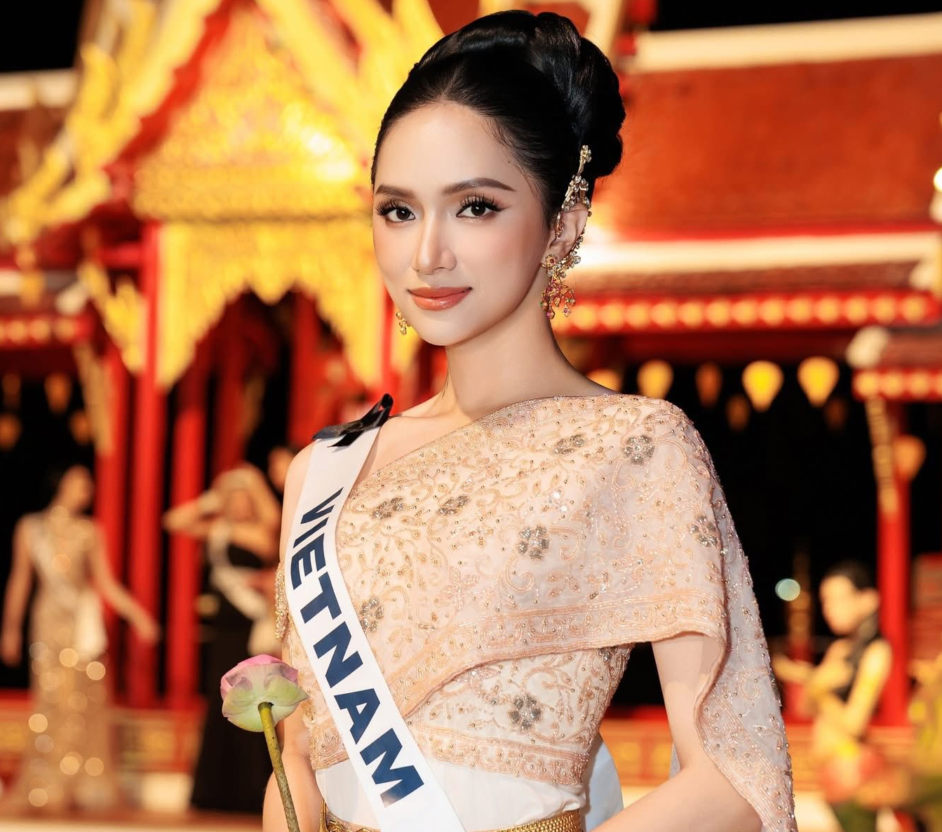 Hương Giang có thành tích đầu tiên trước bán kết Miss Universe - Ảnh 1.