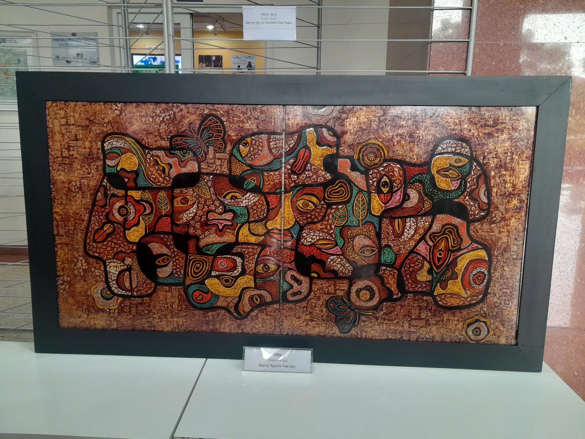 Đến Đại học Quốc gia TP.HCM, xem triển lãm sơn mài Tương Bình Hiệp - Ảnh 13.