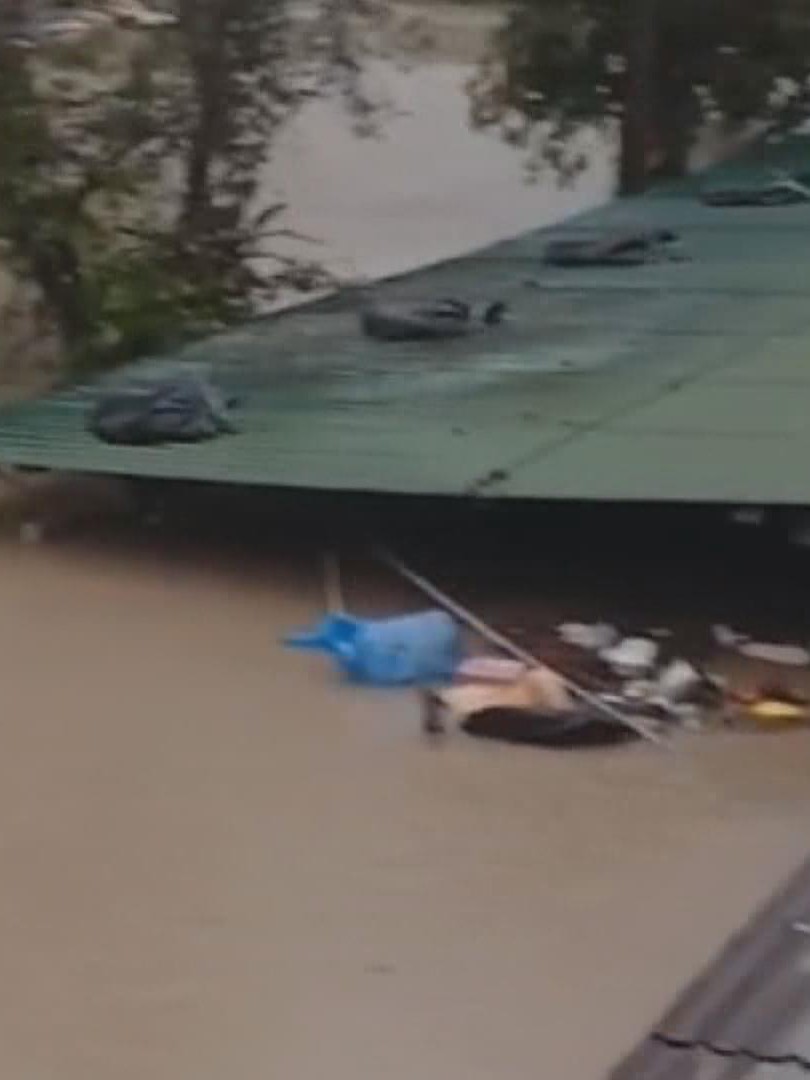 Lũ trong đêm, nhà cửa, đường sá Đắk Lắk ngập sâu