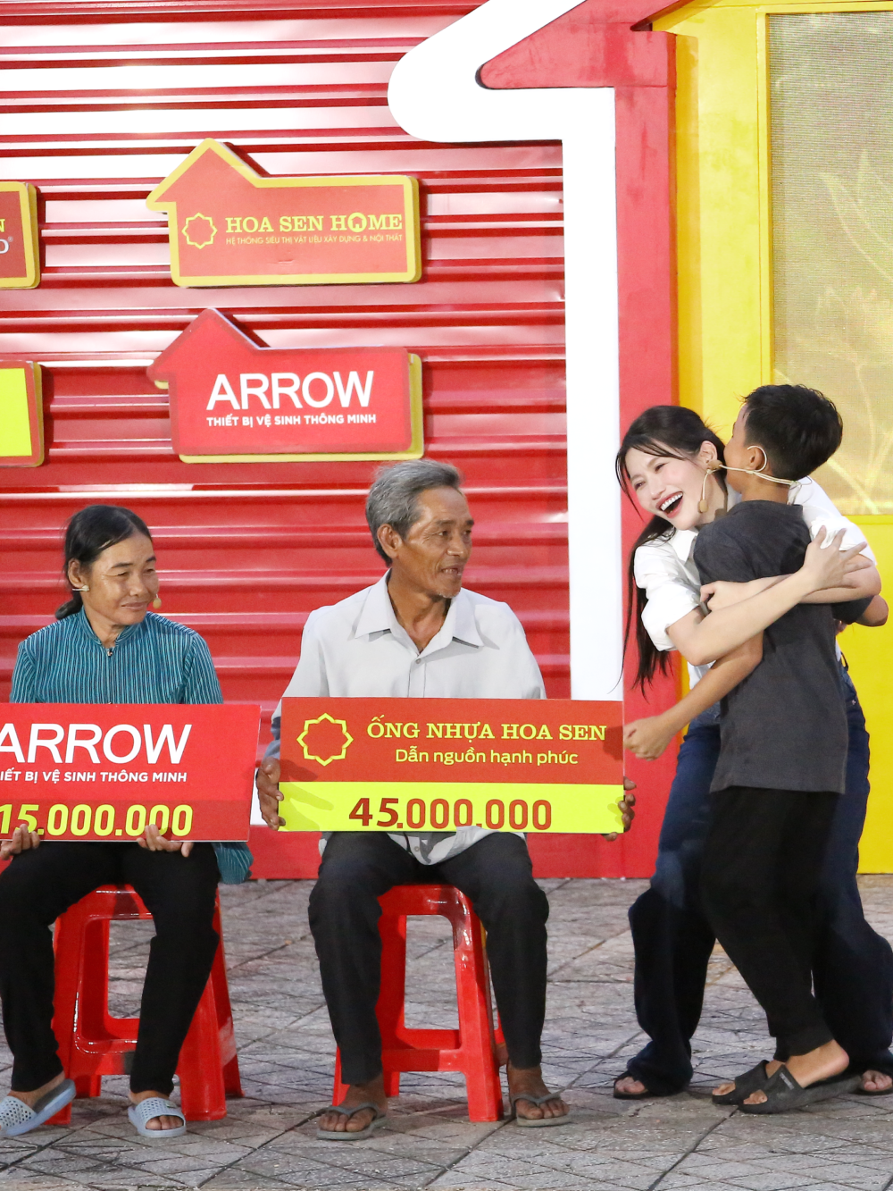 Hơn 330 triệu đồng trao cho các em nhỏ trong "Mái ấm gia đình Việt" tập 46