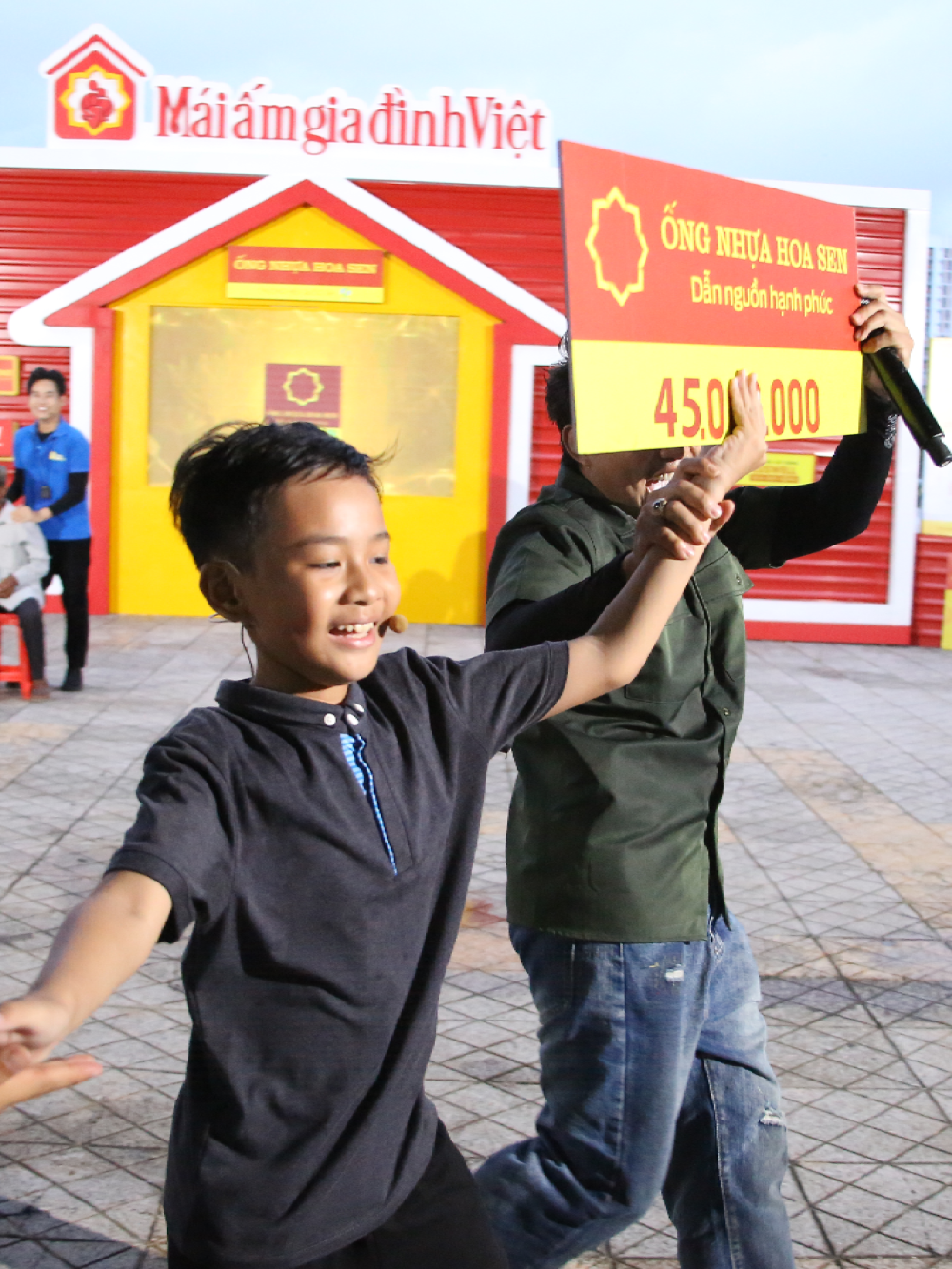 Mái ấm gia đình Việt - Tập 46: Hồ Phi Nal, Chế Nguyễn Quỳnh Châu