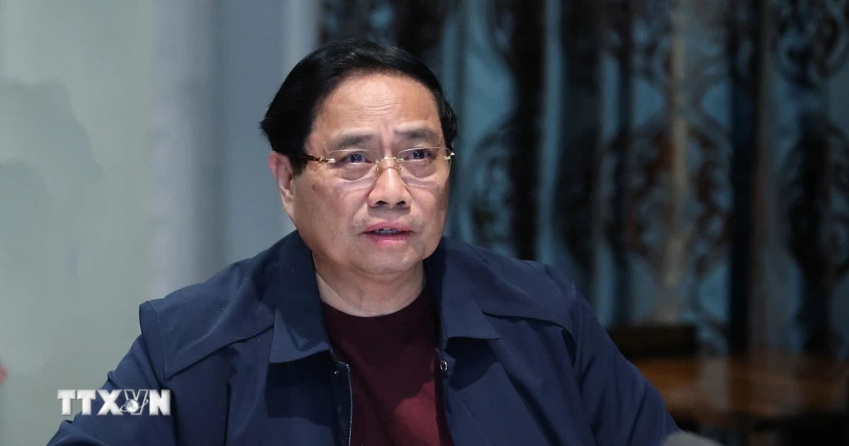 Thủ tướng họp khẩn trực tuyến từ Nam Phi về ứng phó lũ lụt ở miền Trung - Ảnh 1.