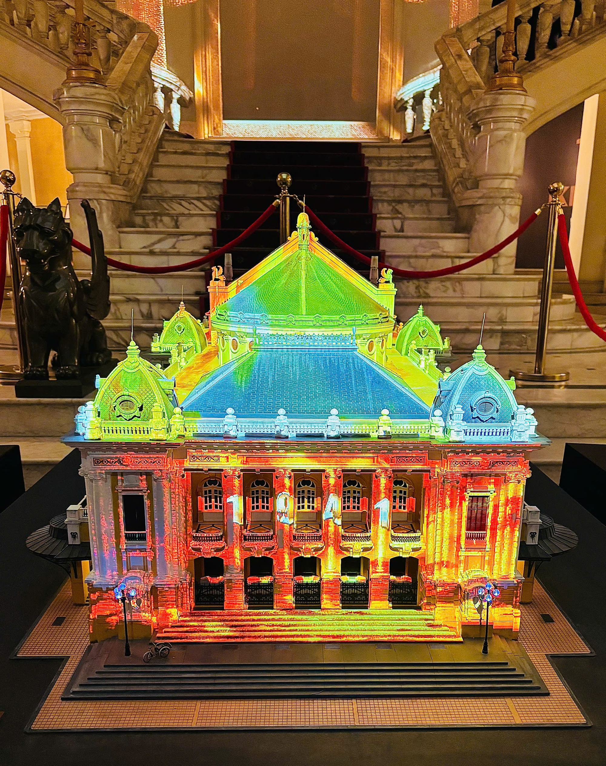 Nhà hát Lớn Hà Nội lộng lẫy chưa từng thấy- Ảnh 6.