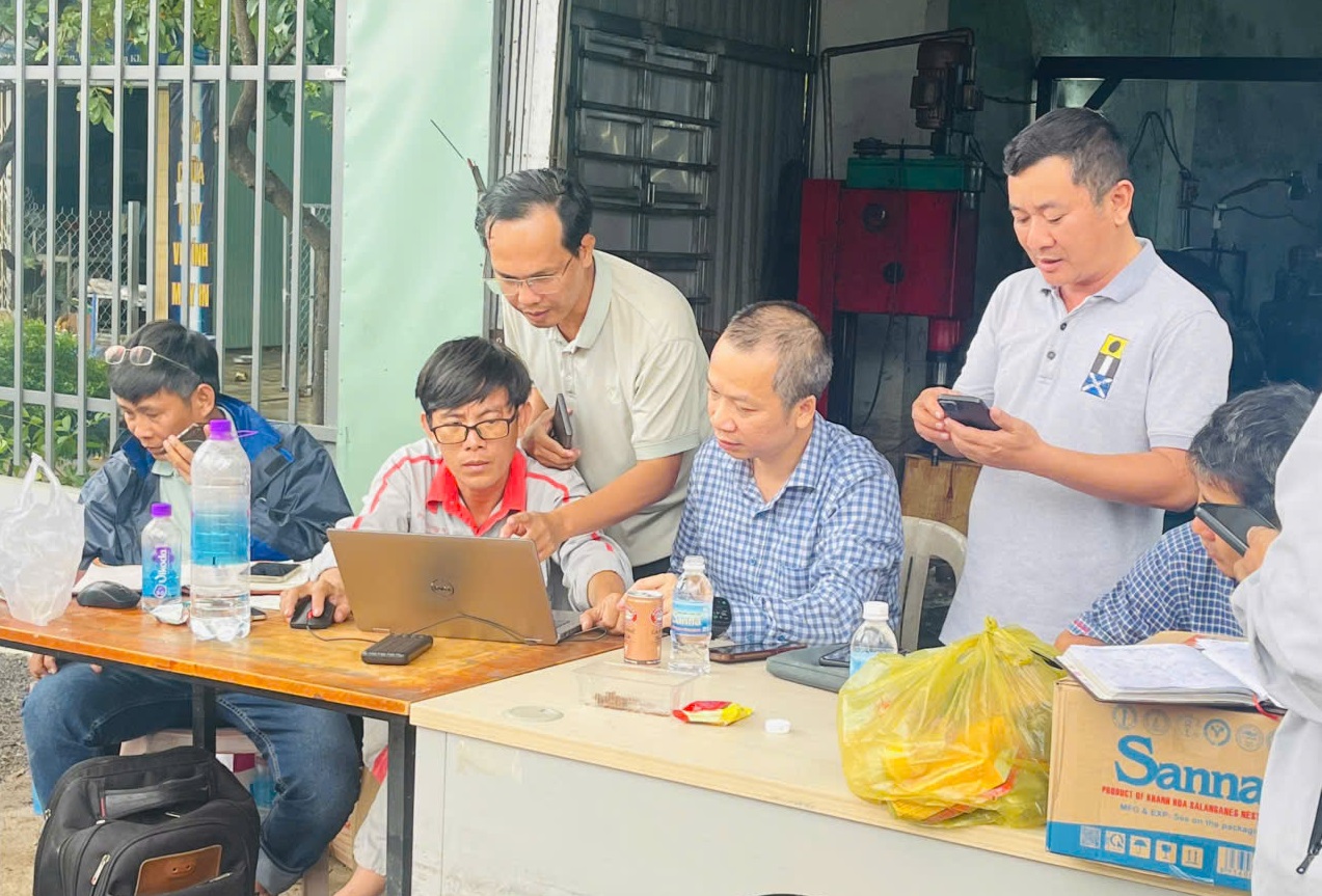 Viettel đồng hành với người dân vùng thiên tai - Ảnh 2.