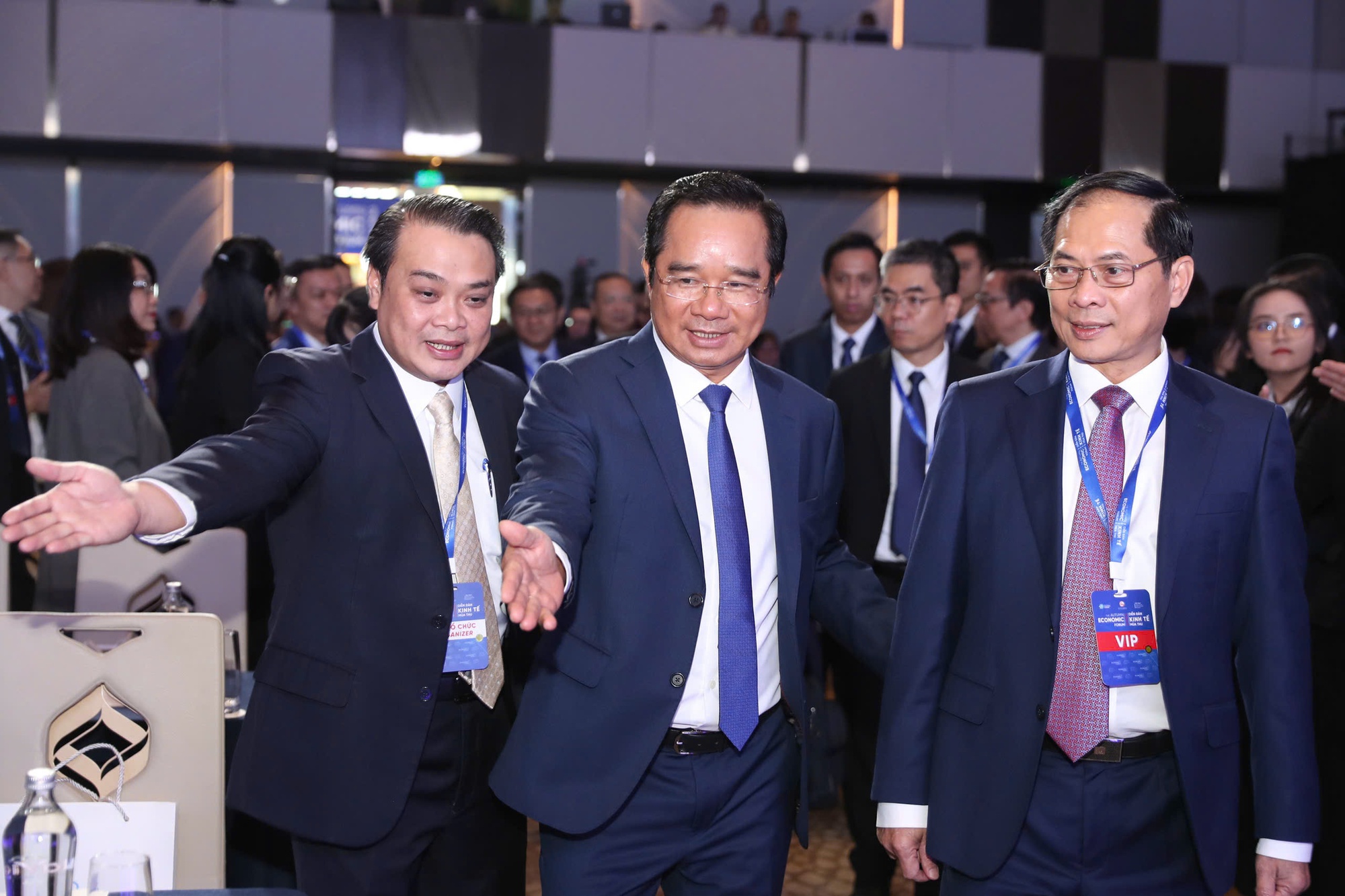 Diễn đàn Kinh tế Mùa thu 2025: TP HCM kiến tạo cơ hội cho thế hệ trẻ - Ảnh 5. Diễn đàn Kinh tế Mùa thu 2025: TP HCM kiến tạo cơ hội cho thế hệ trẻ - Ảnh 5.