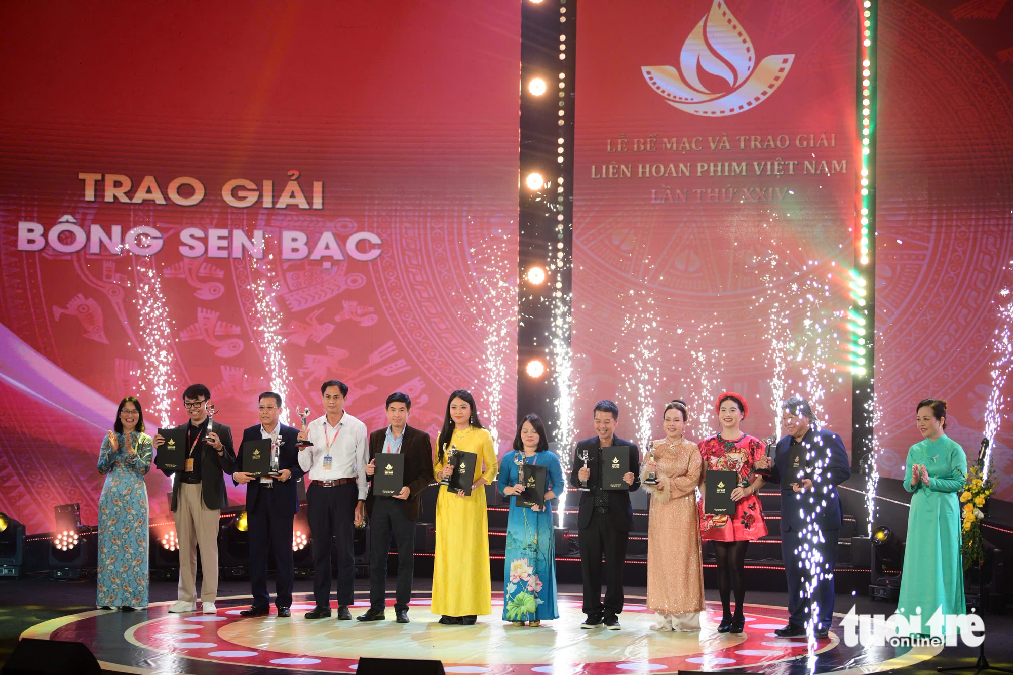 Anh Tạ Phương Nam của Mưa đỏ nhận giải ở Liên hoan phim Việt Nam - Ảnh 1. Liên hoan phim Việt Nam - Ảnh 8.