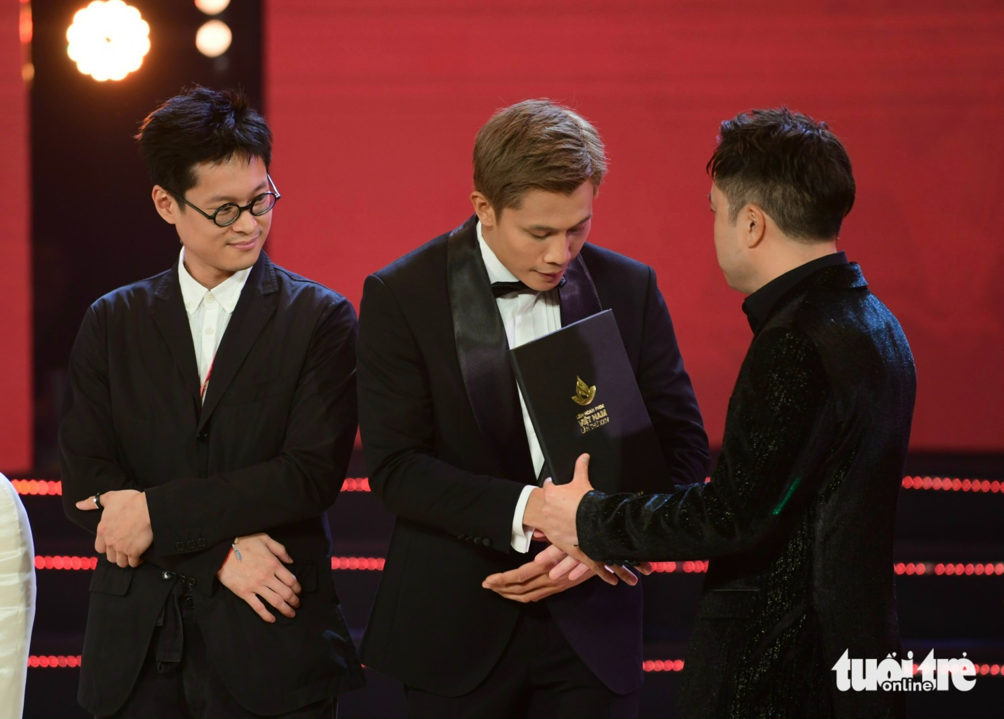 Hàm Trần và Thu Trang nhận giải đạo diễn xuất sắc ở Liên hoan phim Việt Nam - Ảnh 1. Liên hoan phim Việt Nam - Ảnh 11.