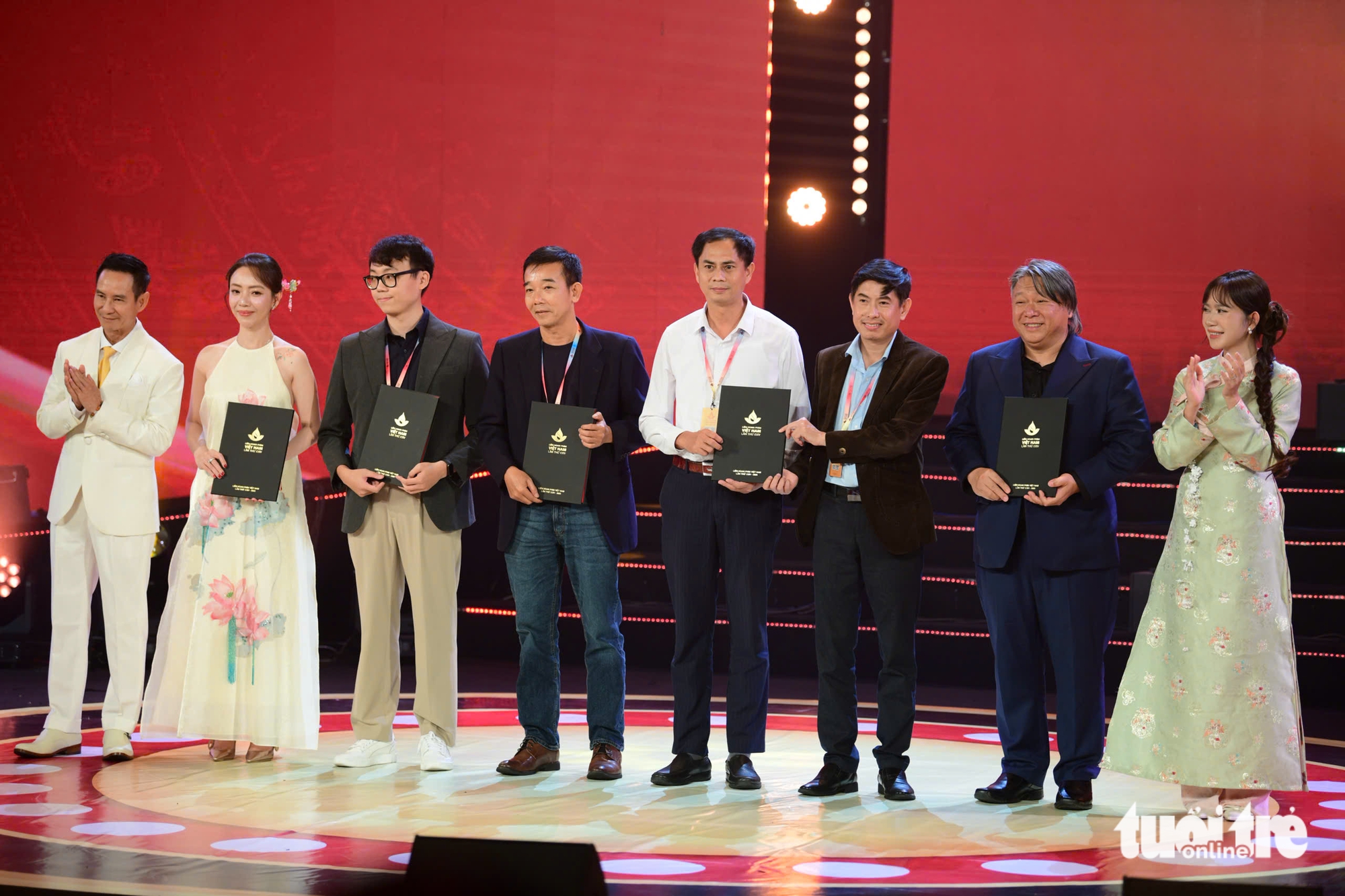 Hàm Trần và Thu Trang nhận giải đạo diễn xuất sắc ở Liên hoan phim Việt Nam - Ảnh 3. Liên hoan phim Việt Nam - Ảnh 14.