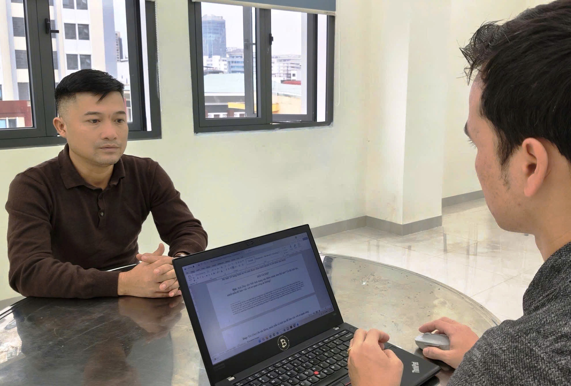 Đà Nẵng: Triệt phá đường dây lừa đảo tiền mã hóa, chiếm đoạt hơn 90 tỉ đồng - Ảnh 1. Đà Nẵng: Triệt phá đường dây lừa đảo tiền mã hóa, chiếm đoạt hơn 90 tỉ đồng - Ảnh 1.