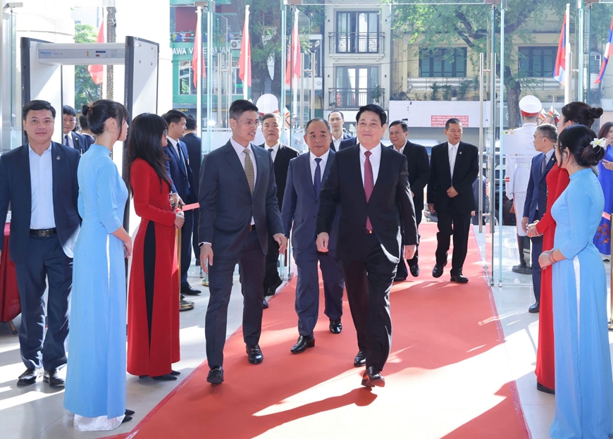 Chủ tịch nước dự Lễ kỷ niệm 50 năm Quốc khánh Lào và 105 năm Ngày sinh Chủ tịch Kaysone Phomvihane - Ảnh 1.