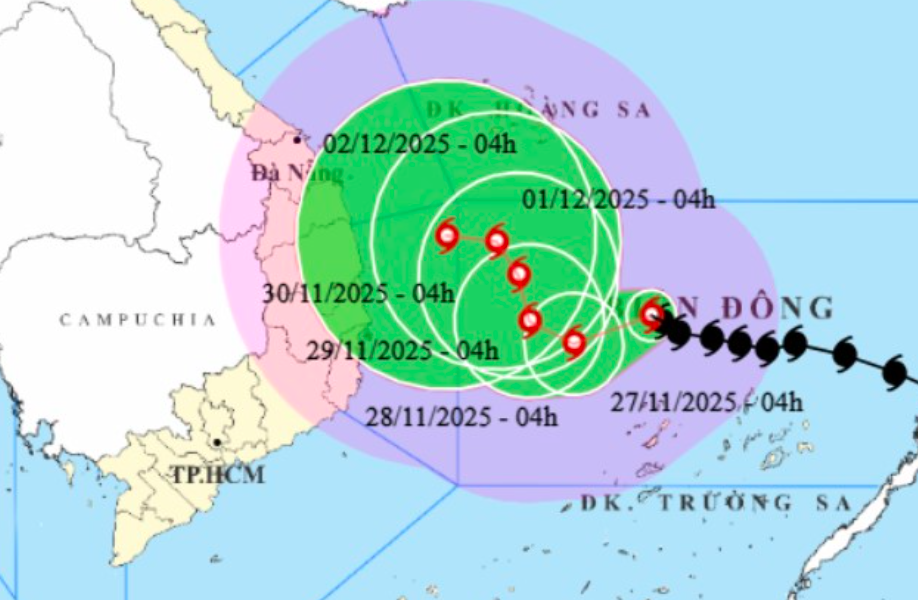 Bão số 15 giật cấp 15, sắp đổi hướng di chuyển? - Ảnh 1.