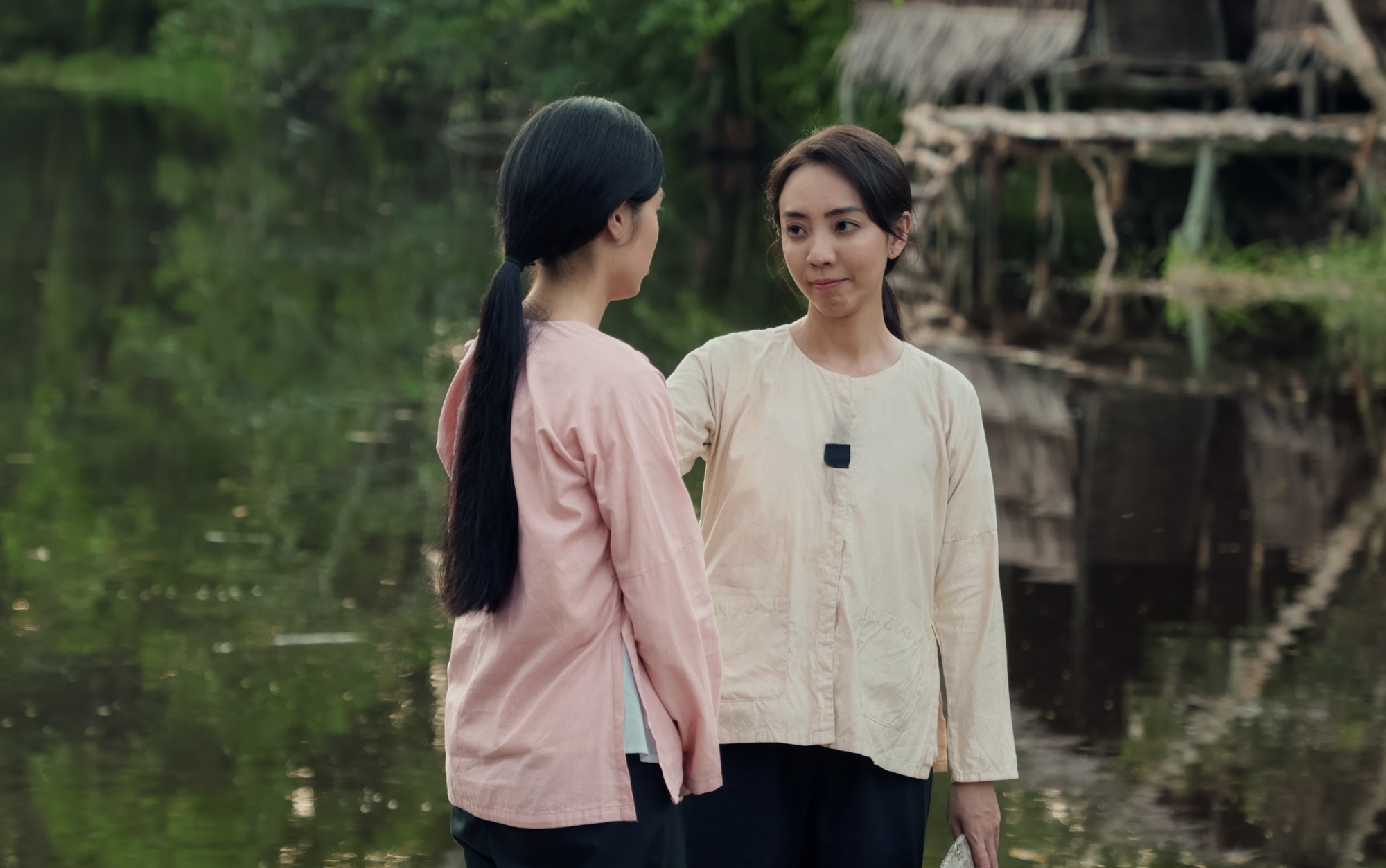 Thu Trang ''mở bát'' 2026 với Ai thương ai mến, trở thành kẻ thù của Tiến Luật- Ảnh 1.