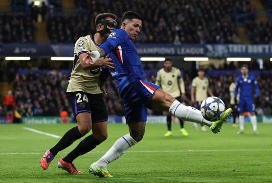 Champions League: Bản lĩnh "mong manh" của 2 gã khổng lồ- Ảnh 1. Champions League: Bản lĩnh "mong manh" của 2 gã khổng lồ- Ảnh 1.