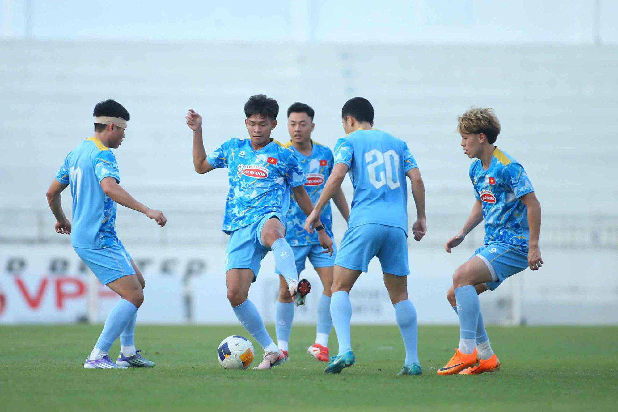 U.23 Việt Nam điều chỉnh tâm lý tìm chiến thắng: Khi lịch thi đấu đổi xoành xoạch- Ảnh 1.